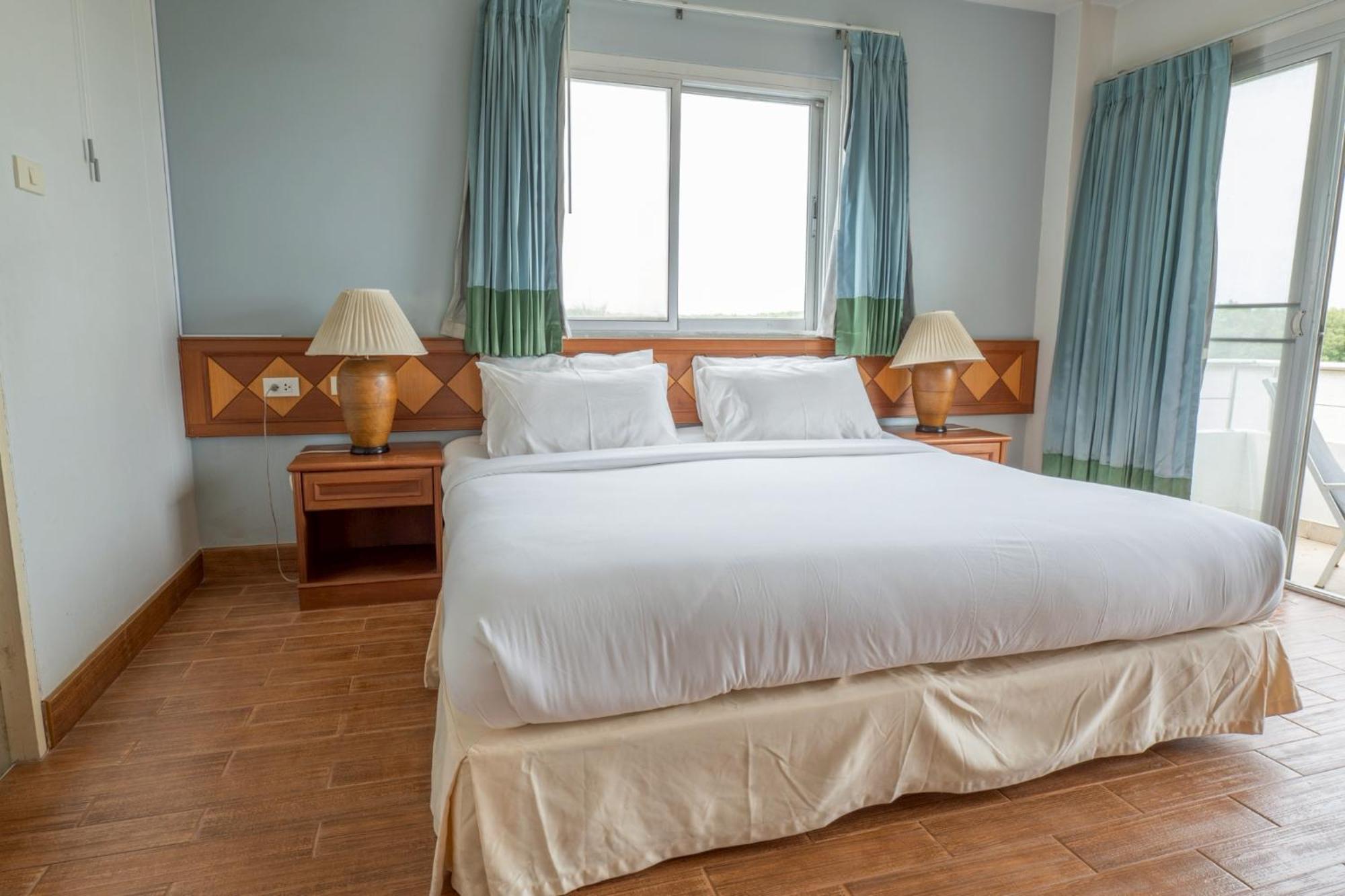 Hotel River
